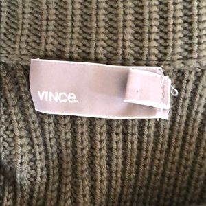 Vince sweater. Military green. Large. Zipper.